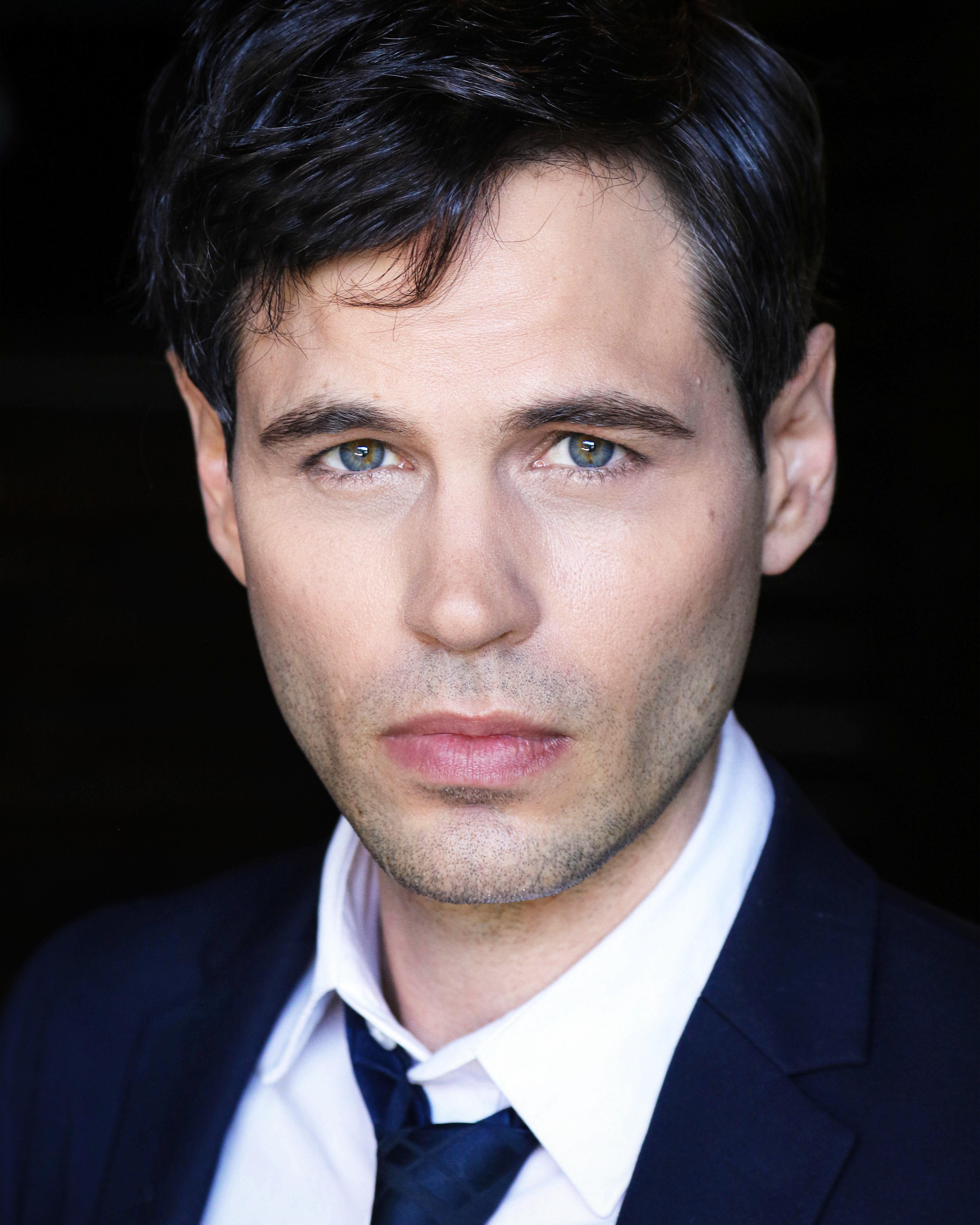 actor Neil Mulac large photo