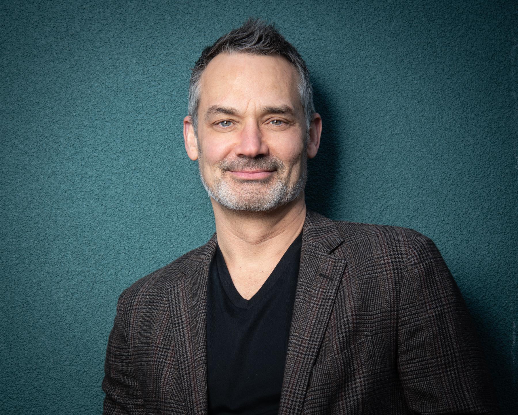 actor Todd Thomson large photo