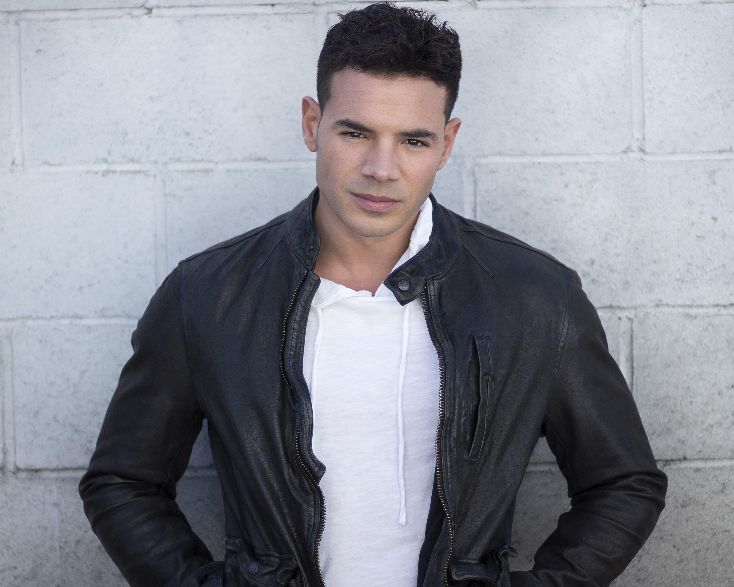 actor Rene Rosado large photo