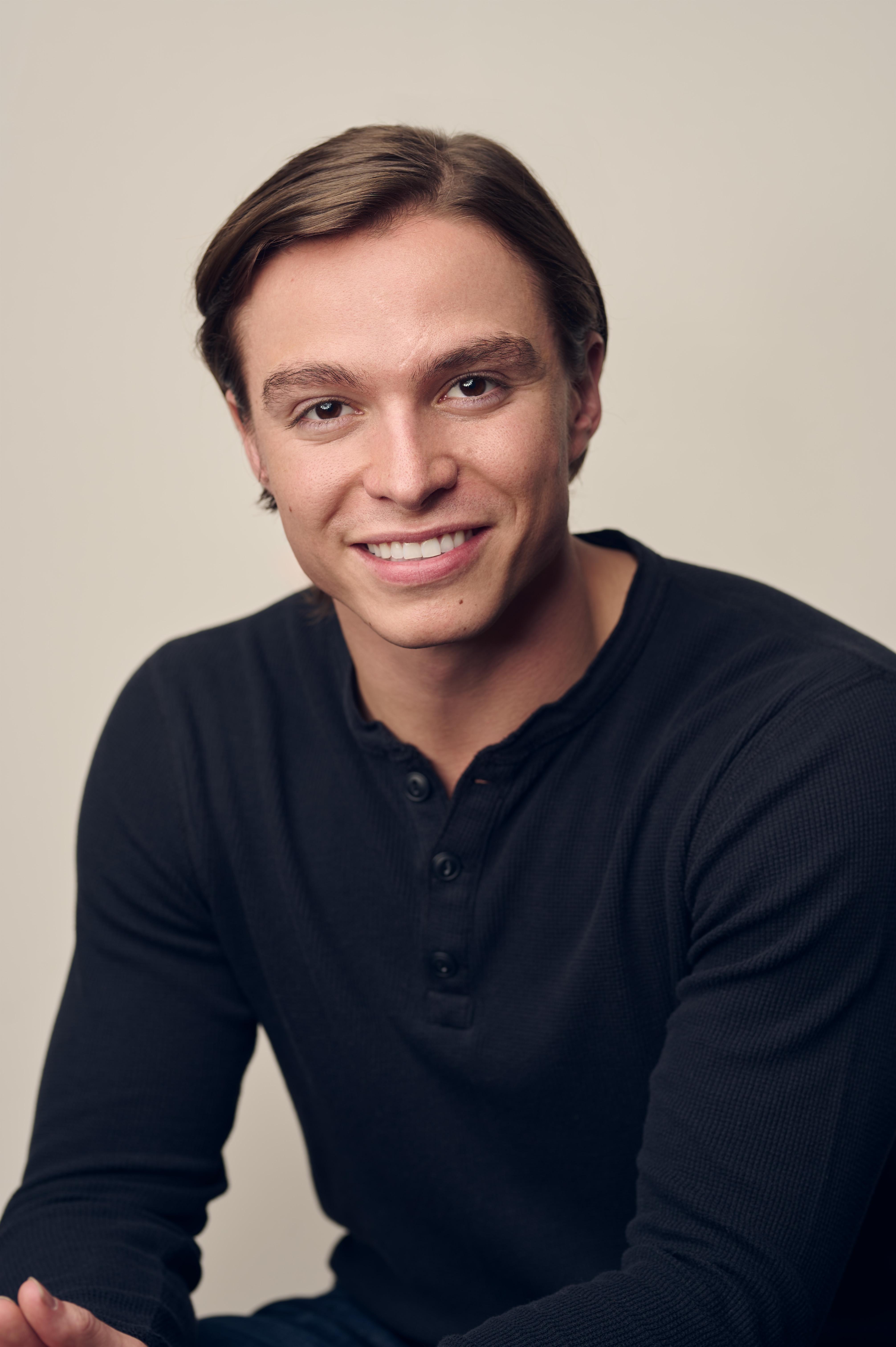 actor Nicholas Alexander Chavez large photo