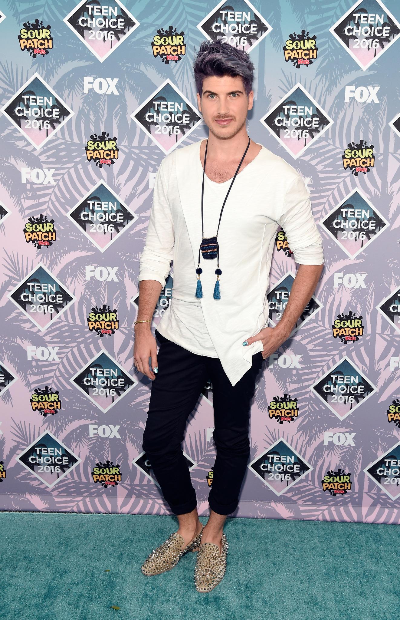 actor Joey Graceffa large photo