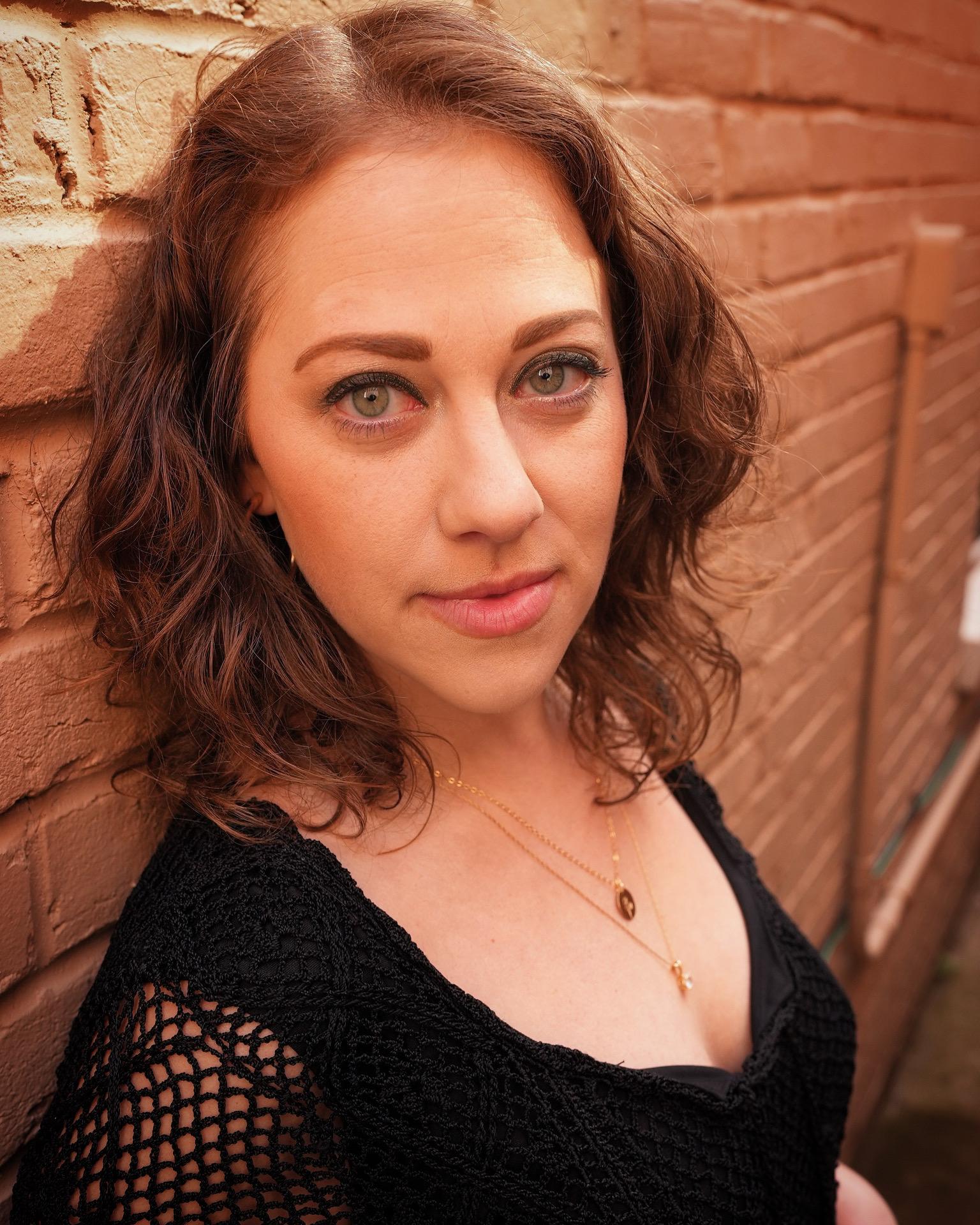 actor Katie Lynn Esswein large photo