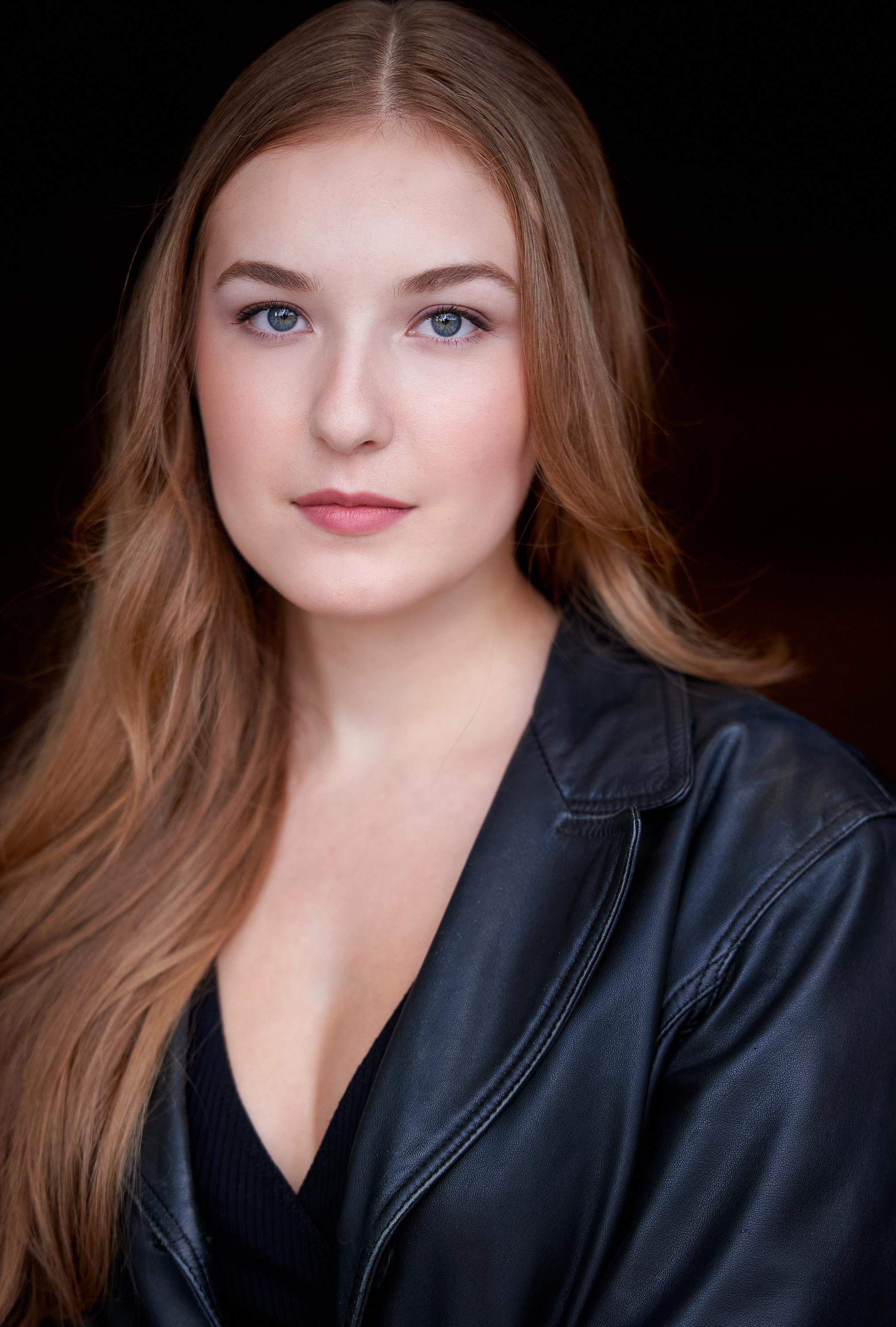 actor Zoe Fraser large photo