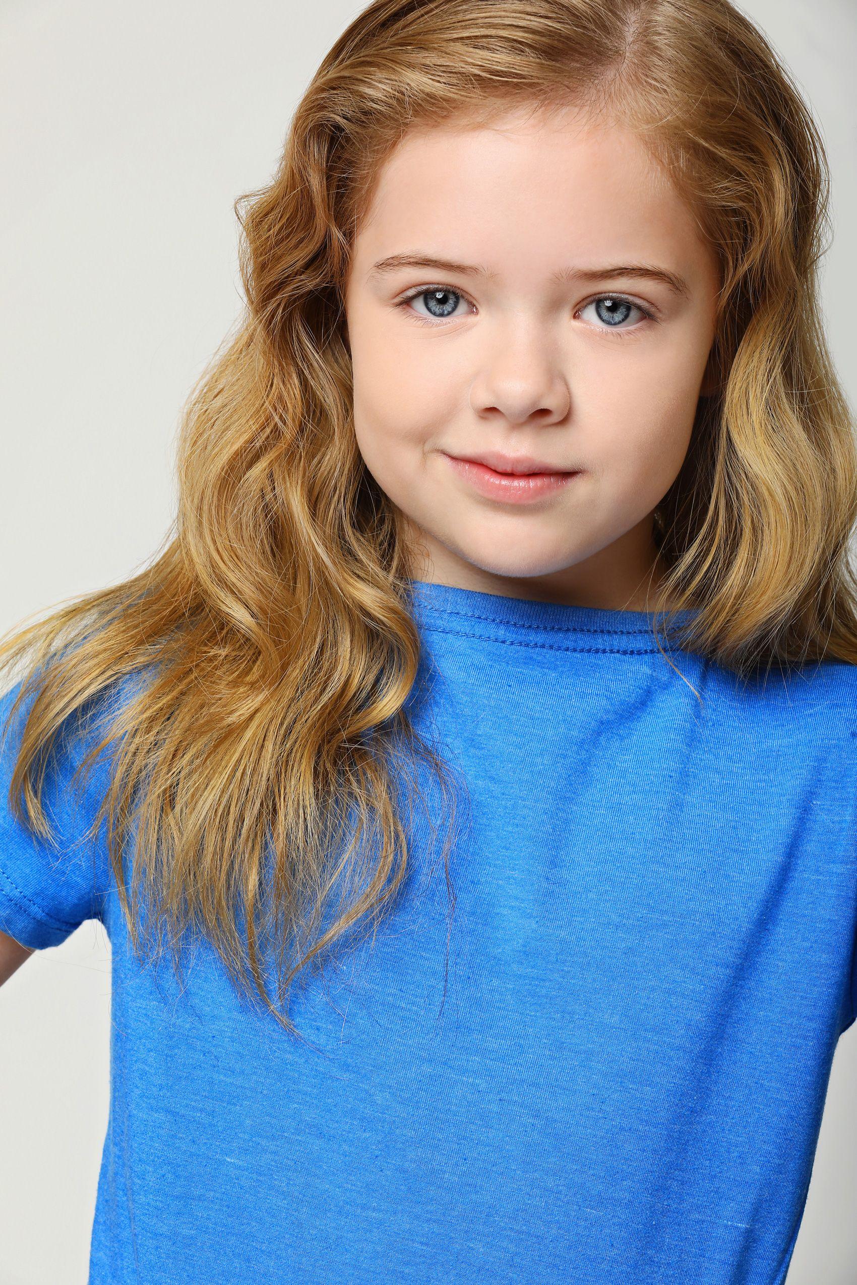 actor Julianna Layne large photo