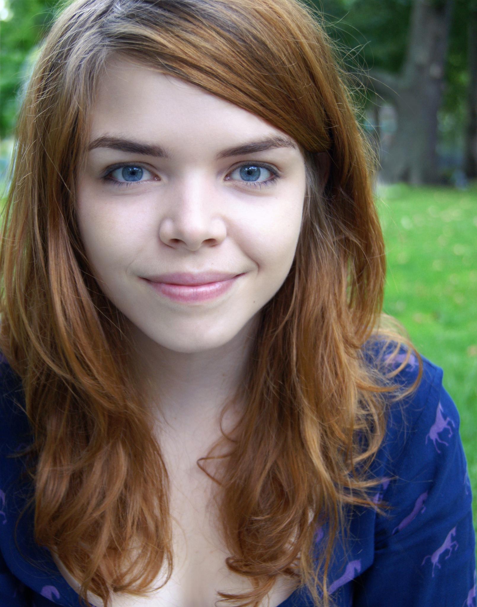 actor Jo Woodcock large photo