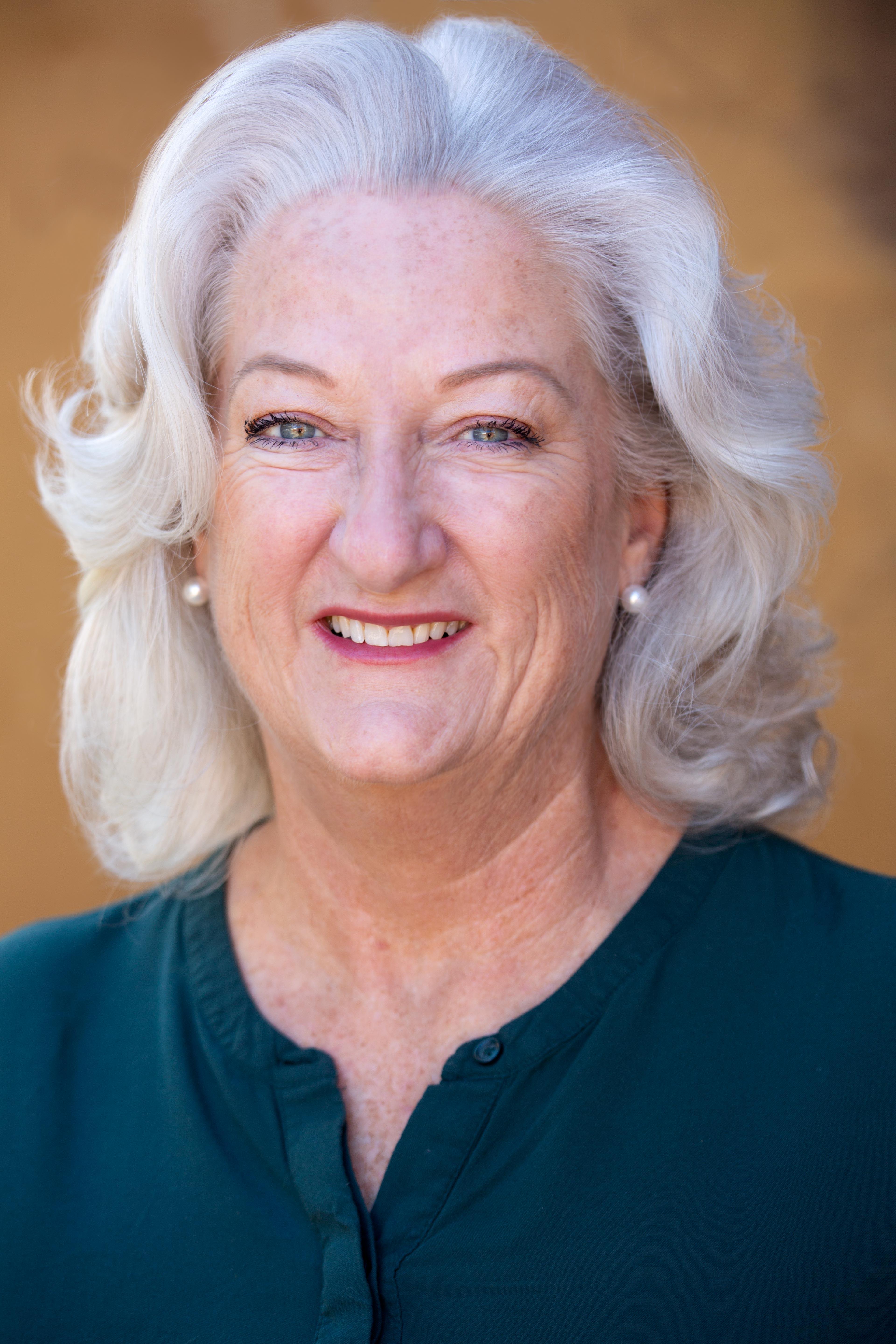 actor Becky Nitschke large photo