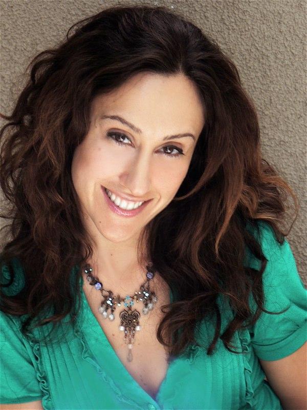 actor Elizabeth Beckwith large photo