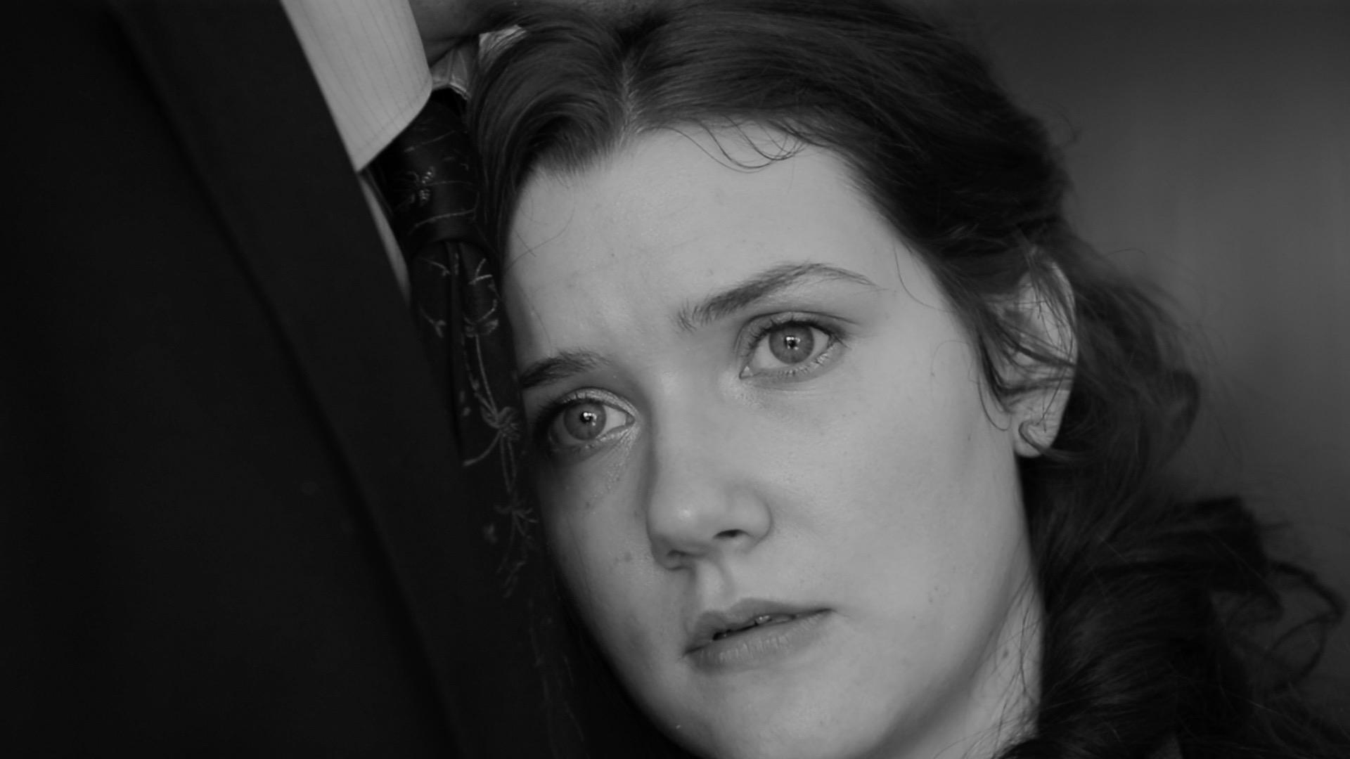 actor Kate McArthur large photo