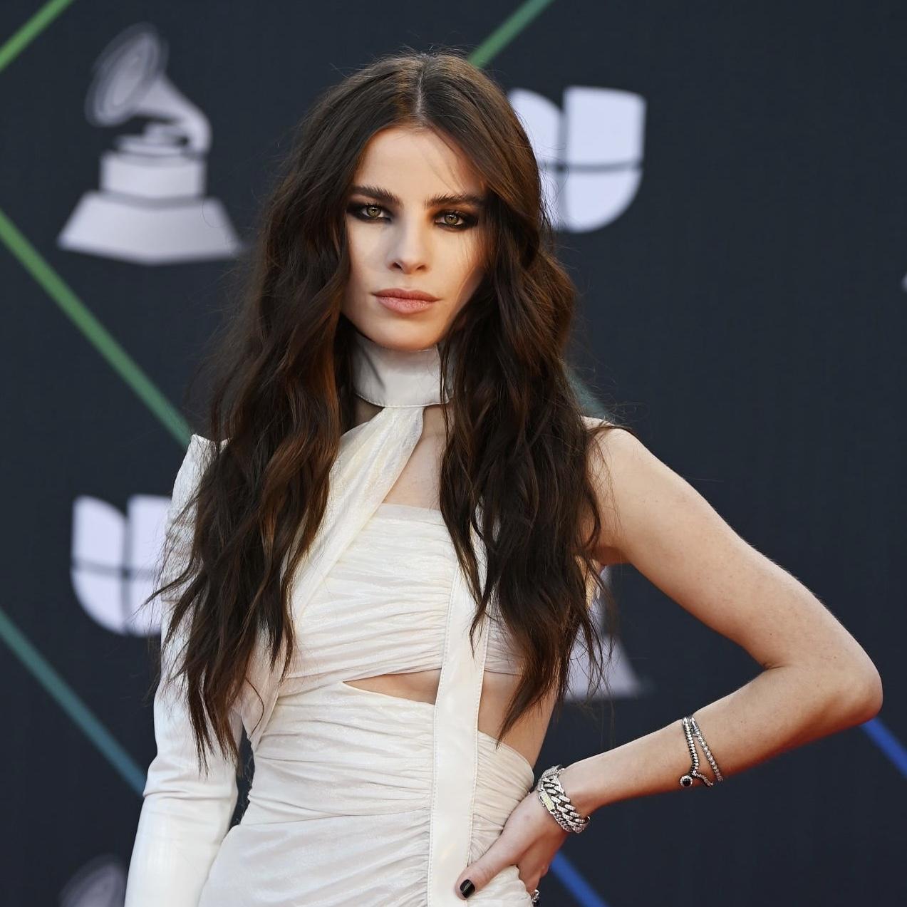 actor Giulia Be large photo