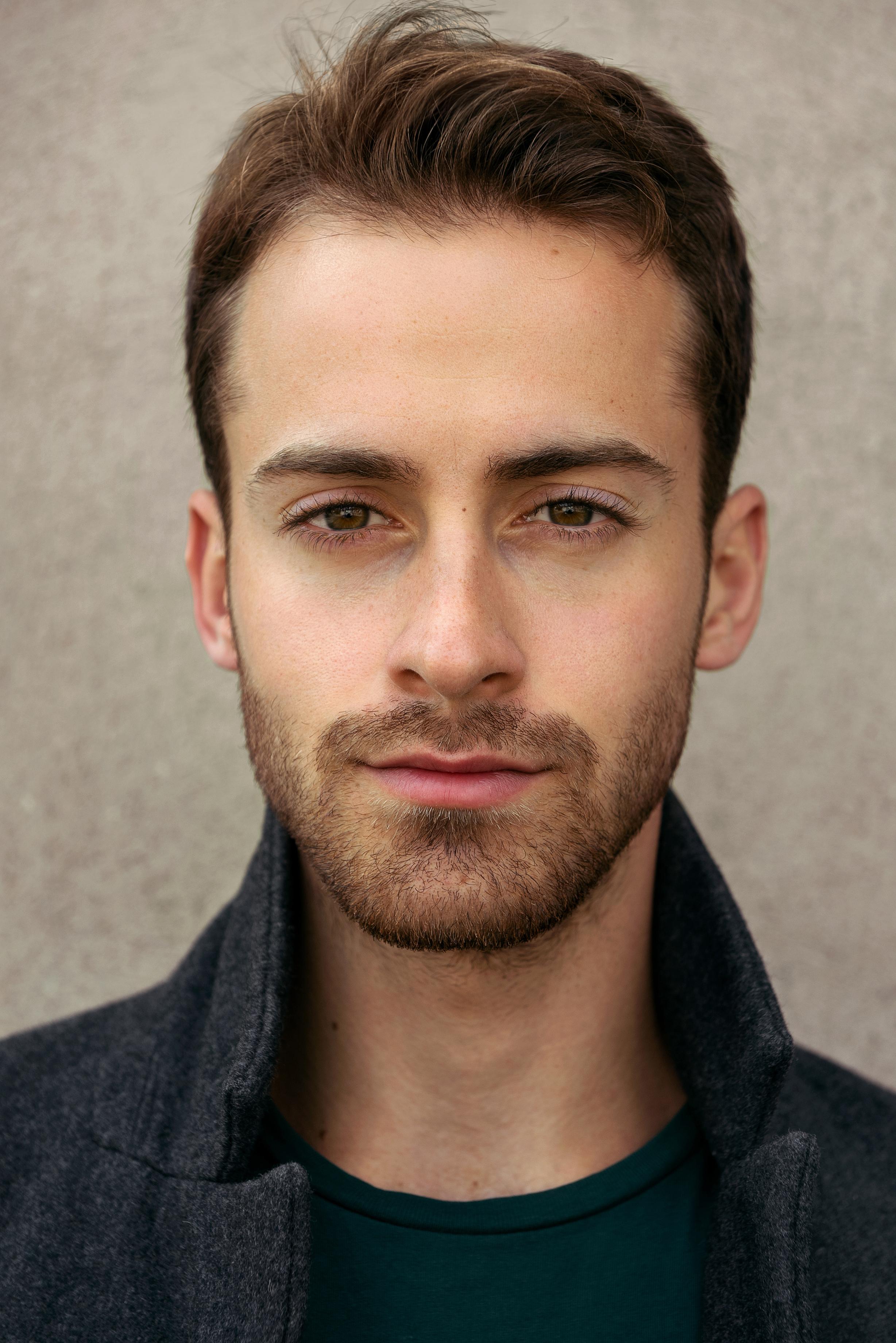 actor Billy Ashworth large photo