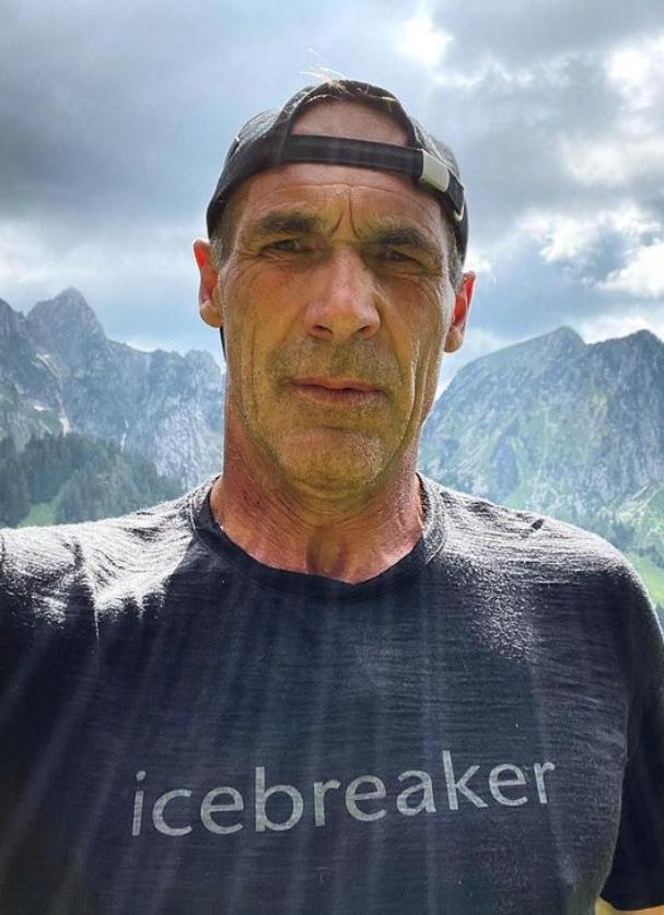 actor Mike Horn large photo