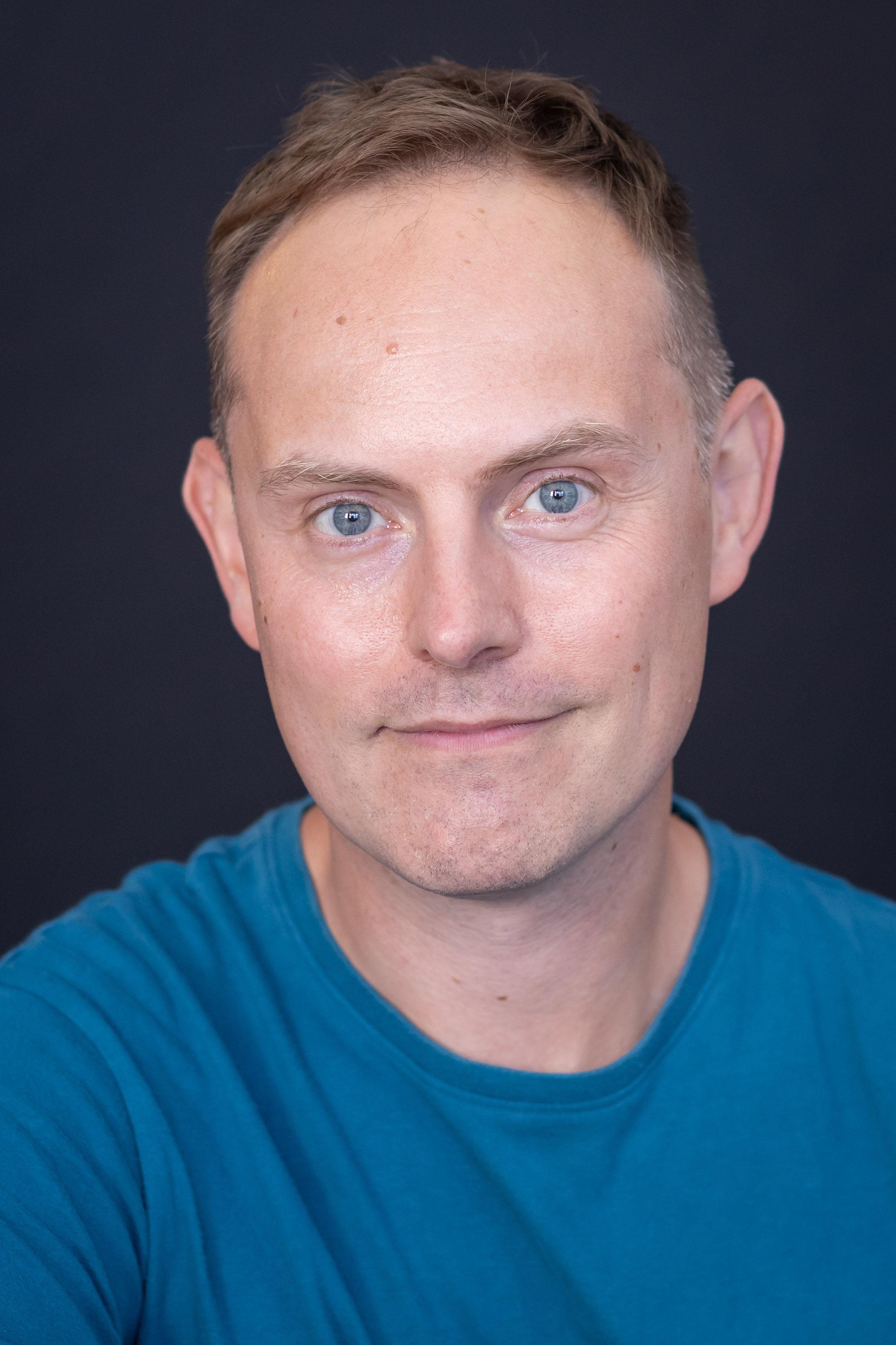 actor Tim Larkfield large photo