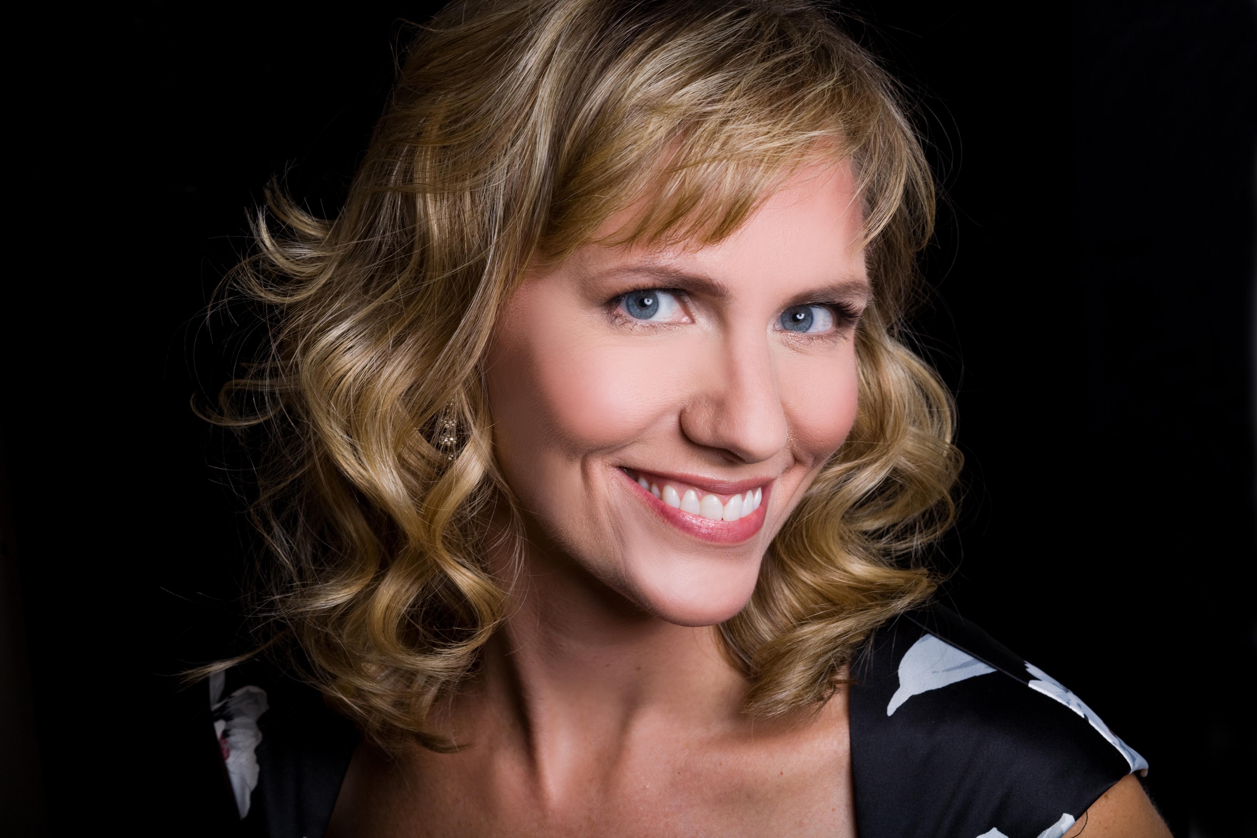 actor Dawn Holt Lauber large photo