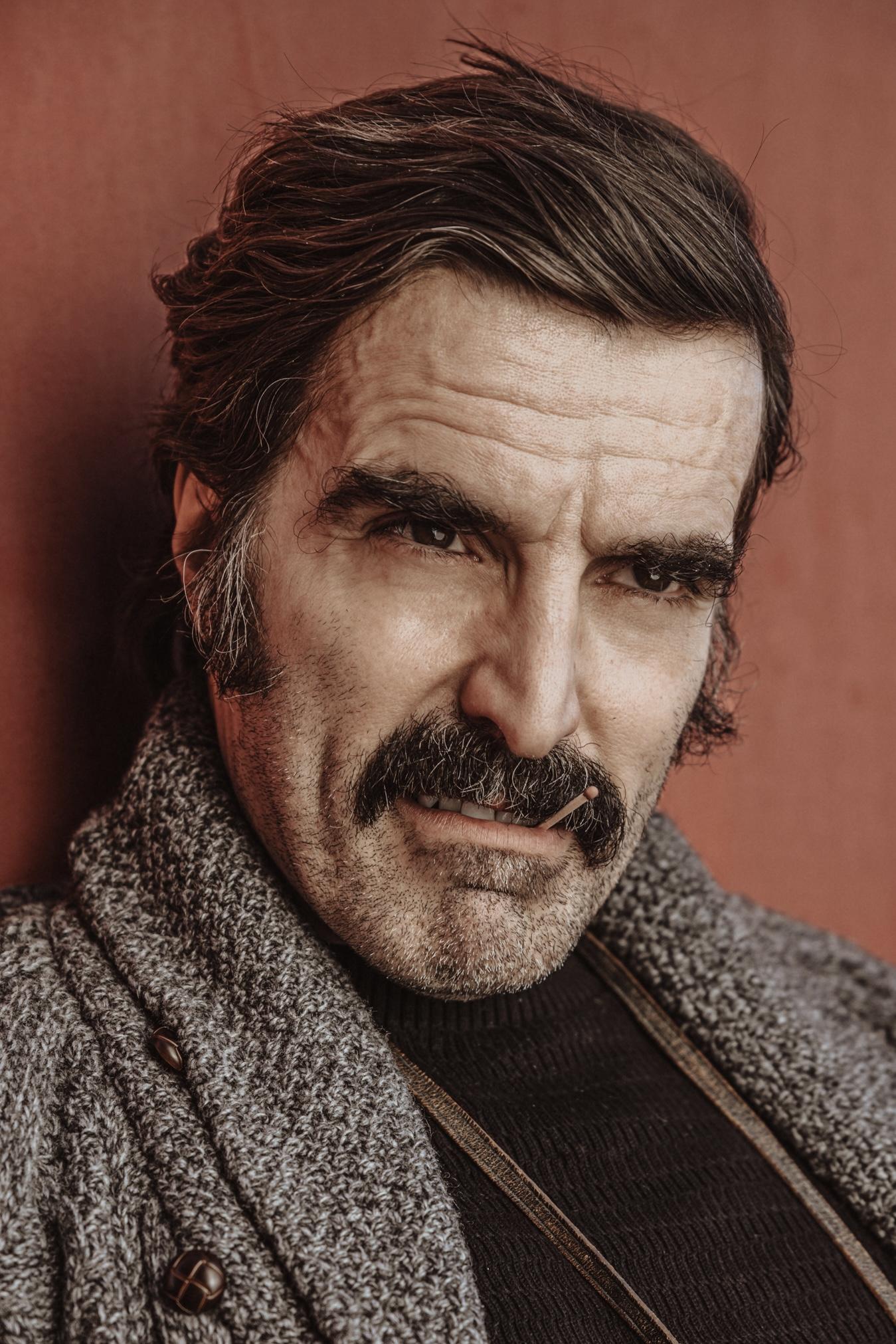 actor Guy Combes large photo