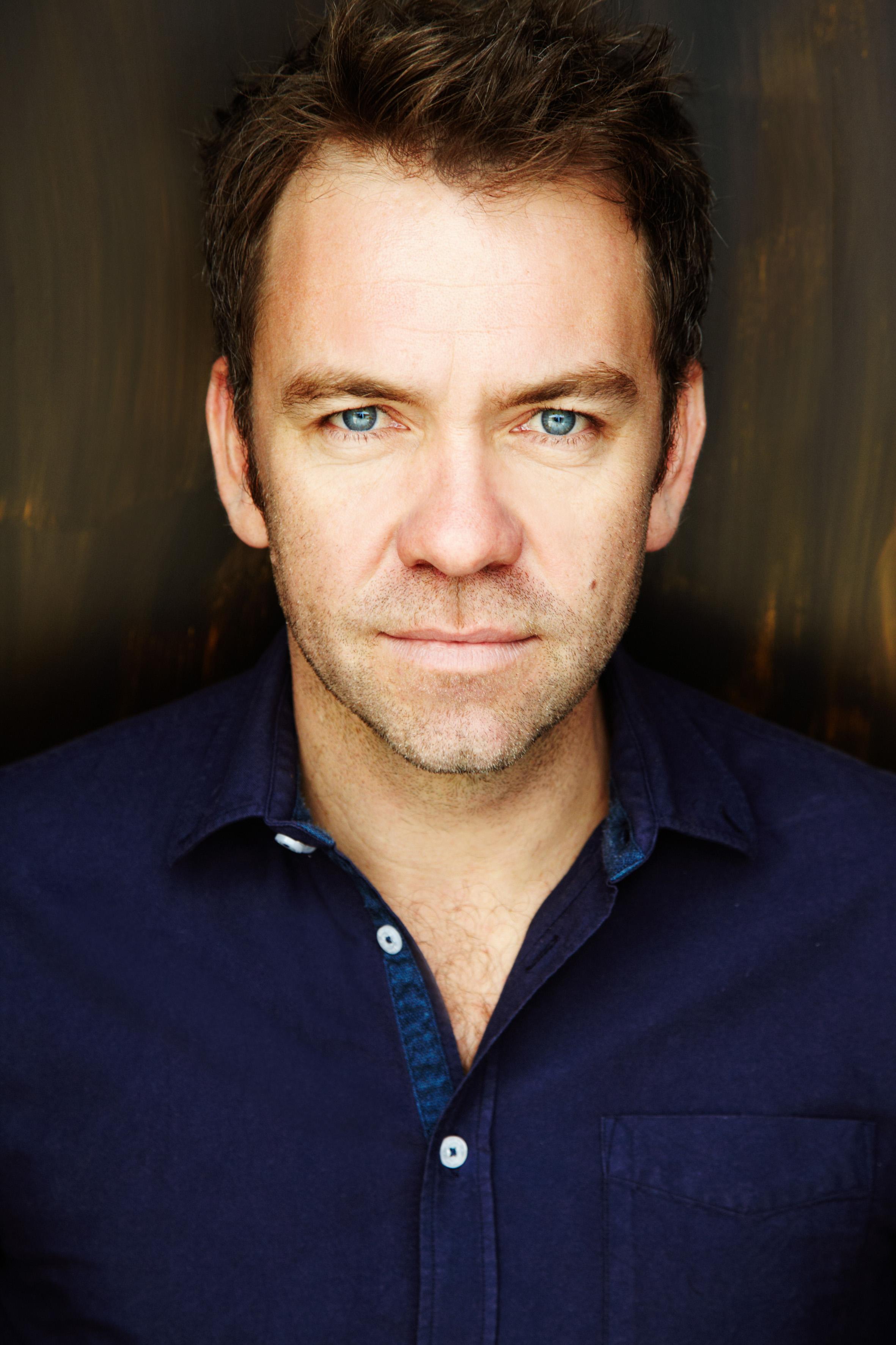 actor Brendan Cowell large photo