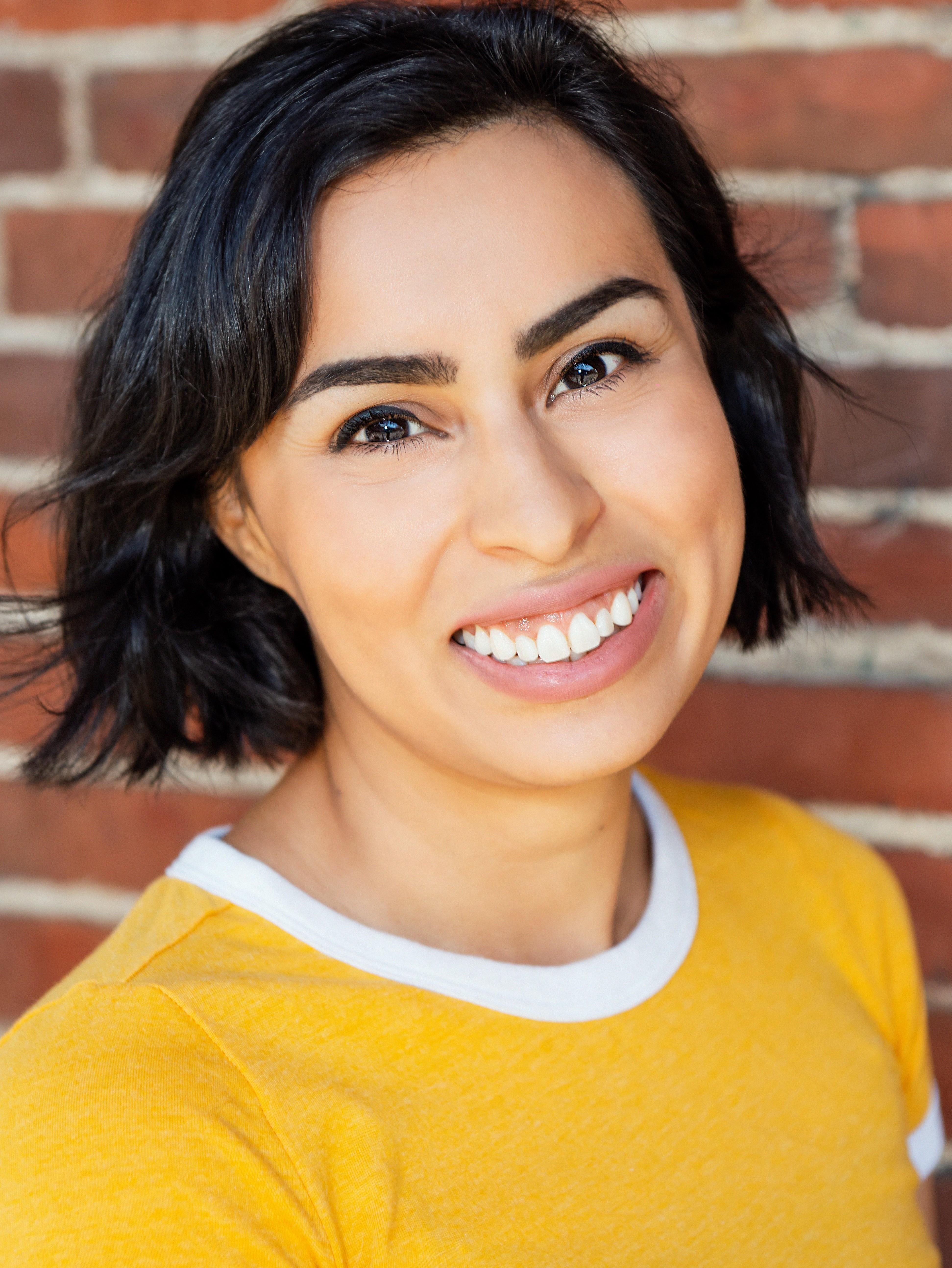 actor Geena Santiago large photo