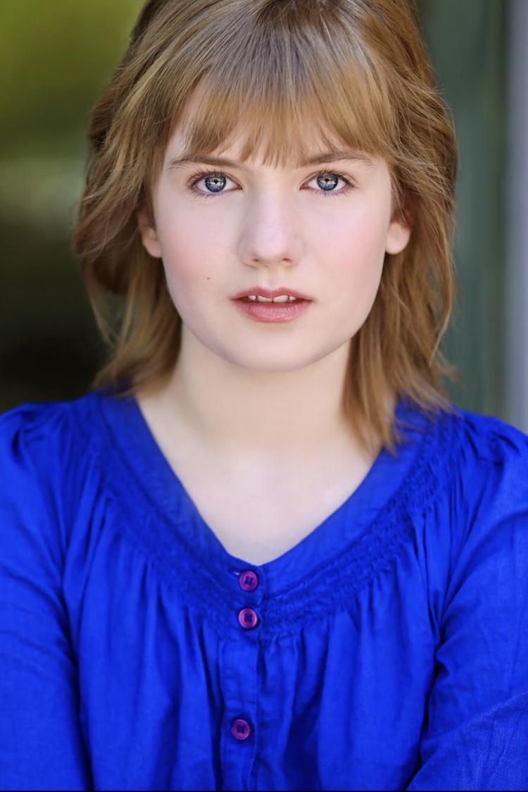 actor Elizabeth Kankiewicz large photo