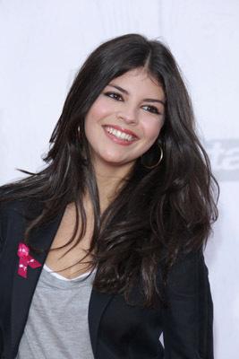 actor Nikki Yanofsky large photo