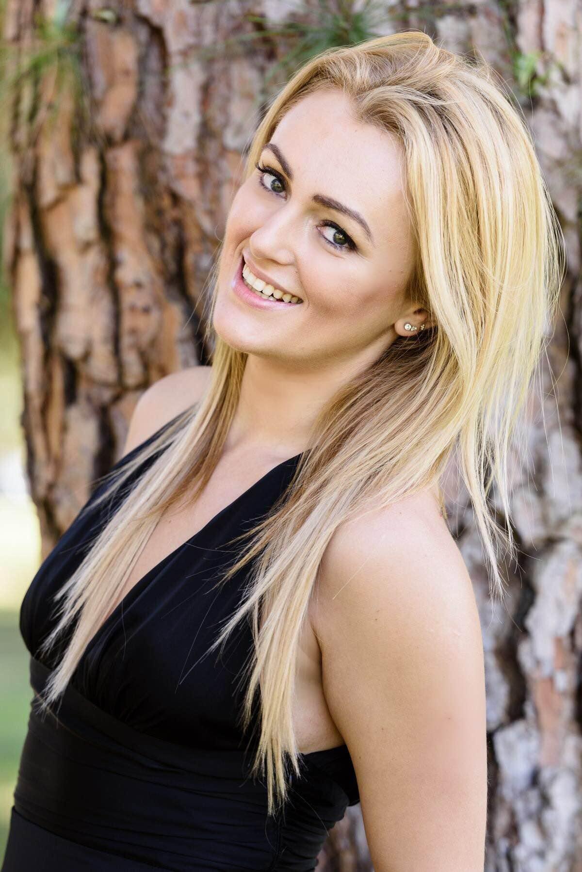 actor Anna Kolenko large photo