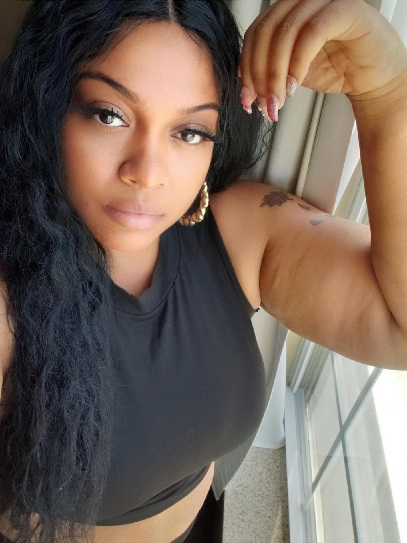 actor Nikki Syn Moore large photo