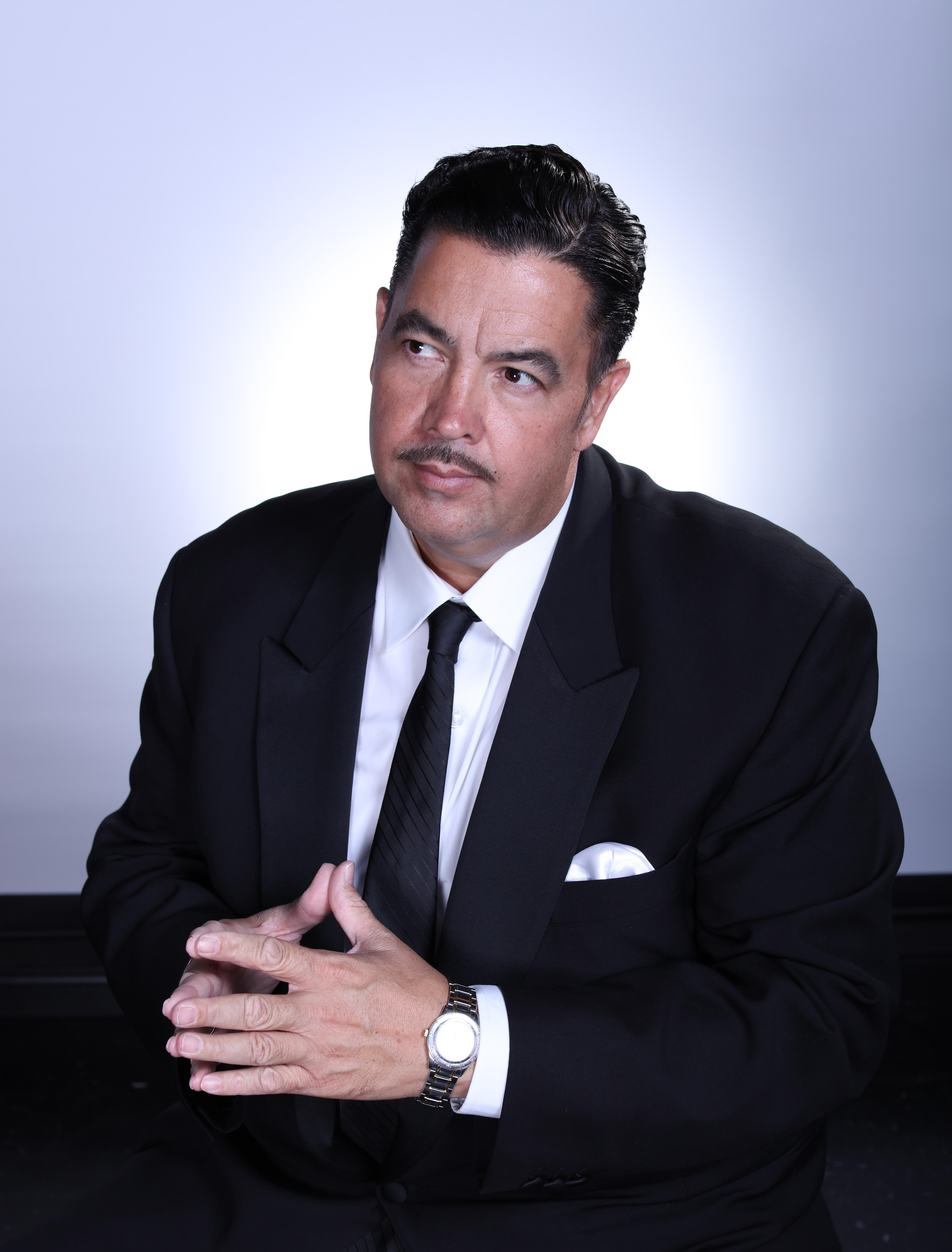 actor Lou Pizarro large photo