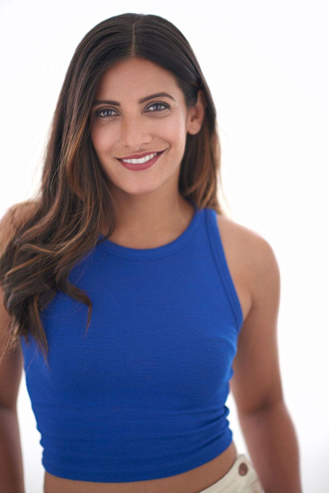 actor Maya Deshmukh large photo