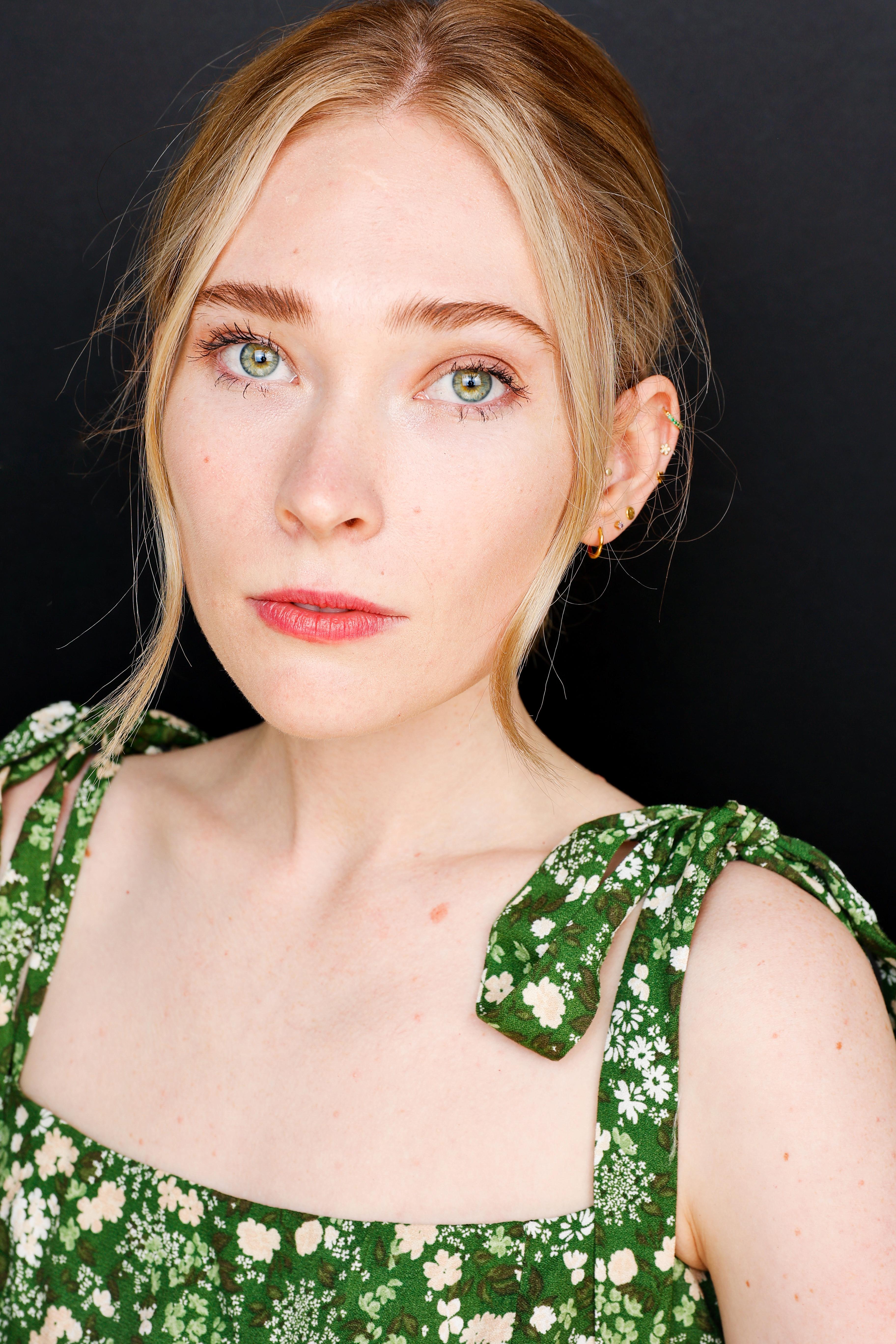 actor Grainne McDermott large photo