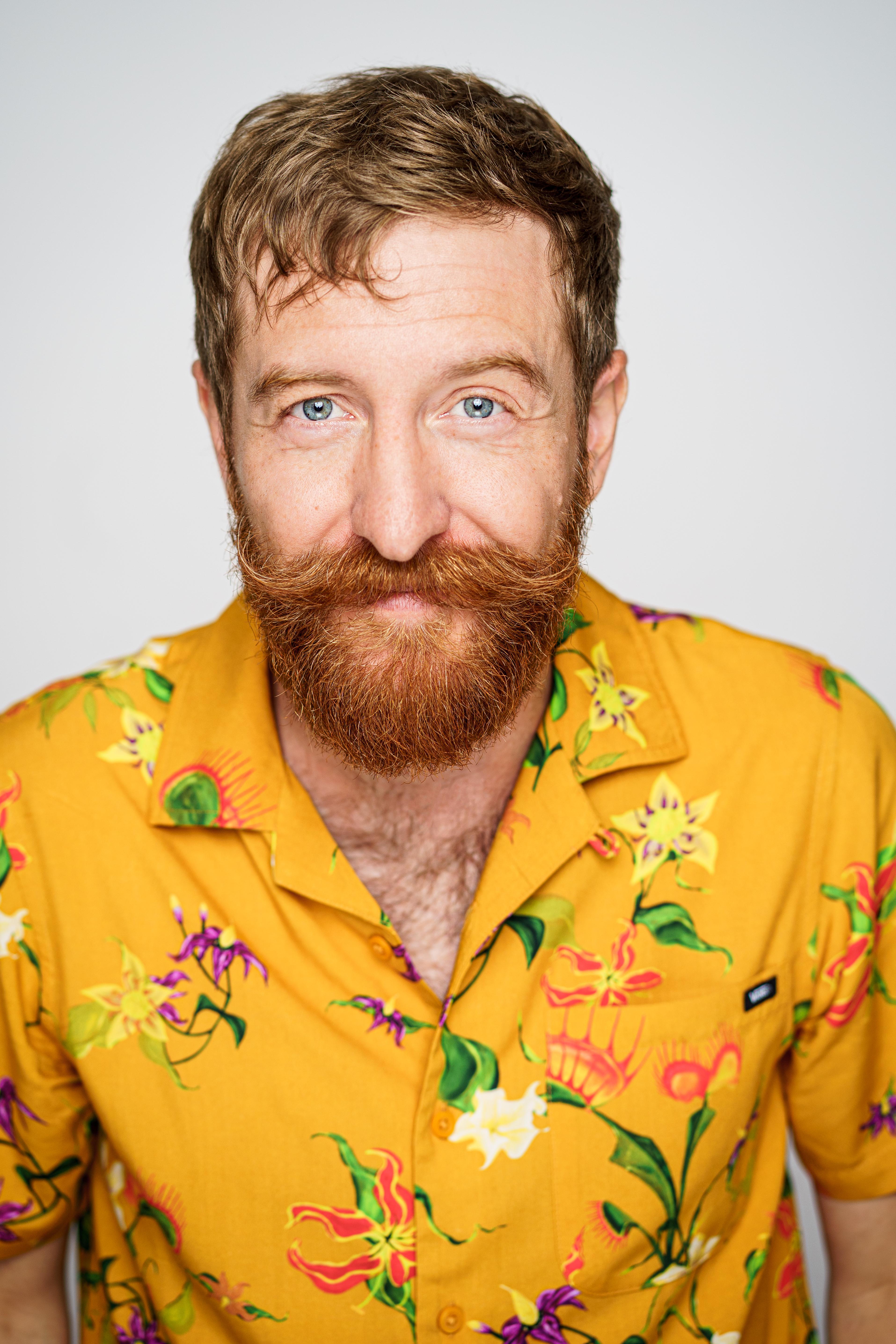 actor Mike Mizwicki large photo