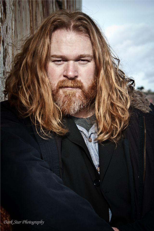 actor Julian Seager large photo