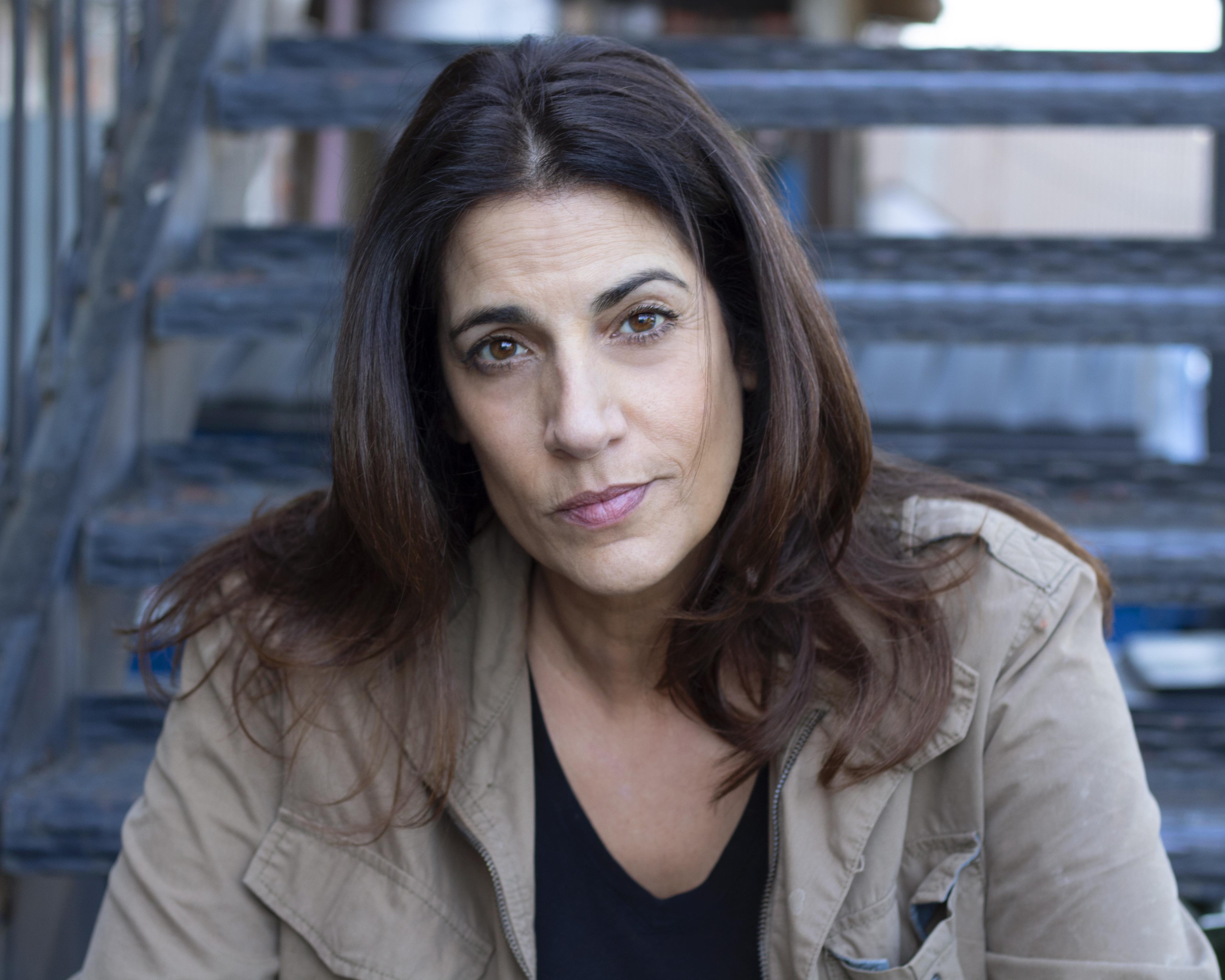 actor Cathy DeBuono large photo