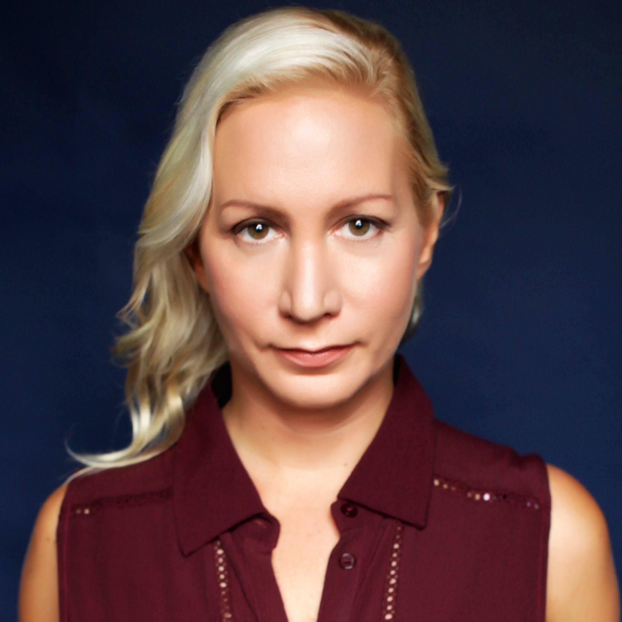 actor Tamara Arenovich large photo