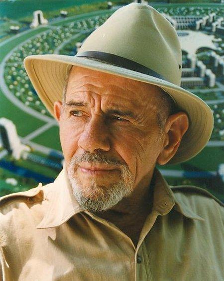 actor Jacque Fresco large photo