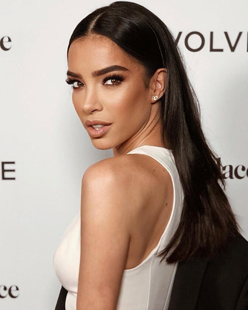 actor Claudia Salinas large photo