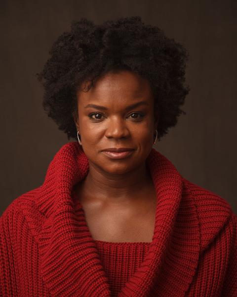 actor Lisa Tharps large photo