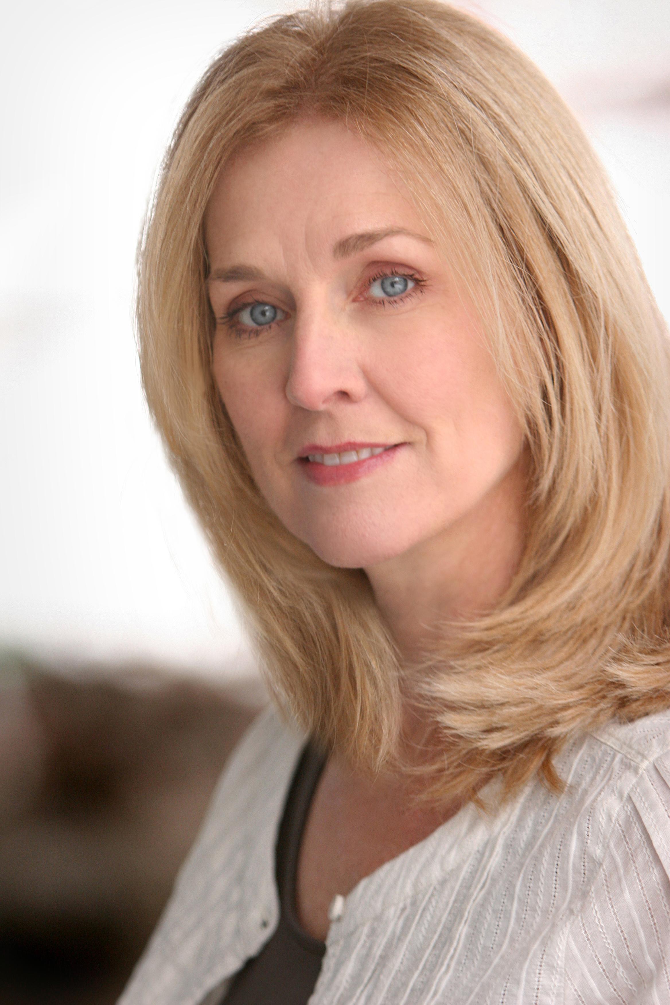 actor Marcy McGuigan large photo