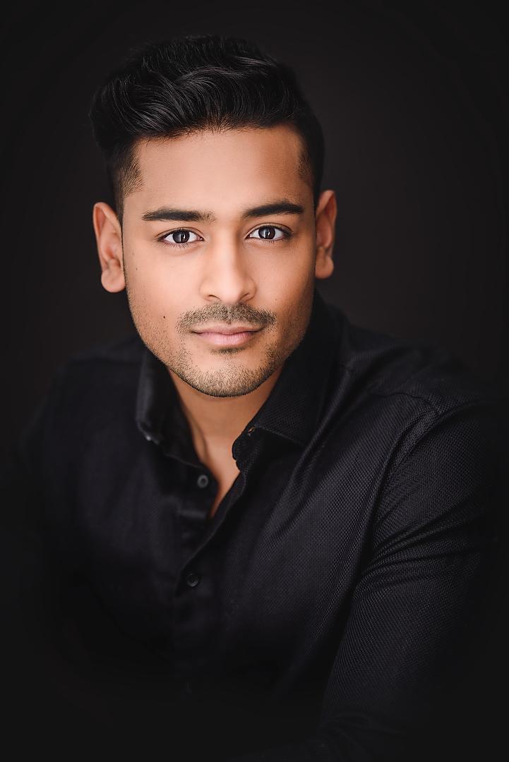 actor Dana Abraham large photo