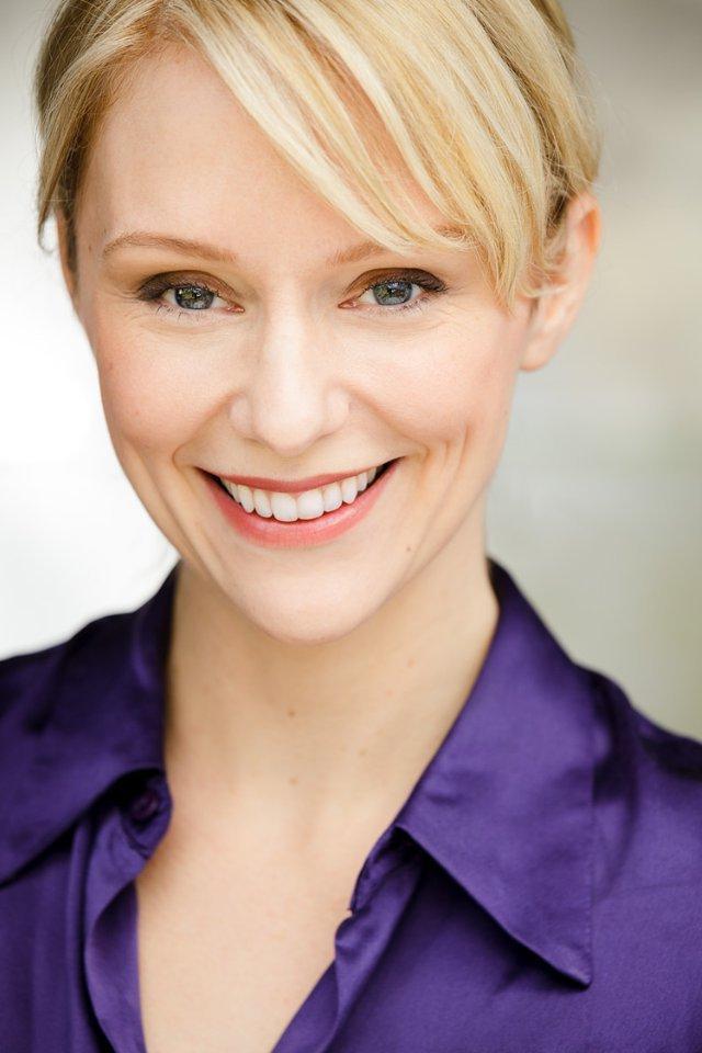 actor Malin Yhr large photo