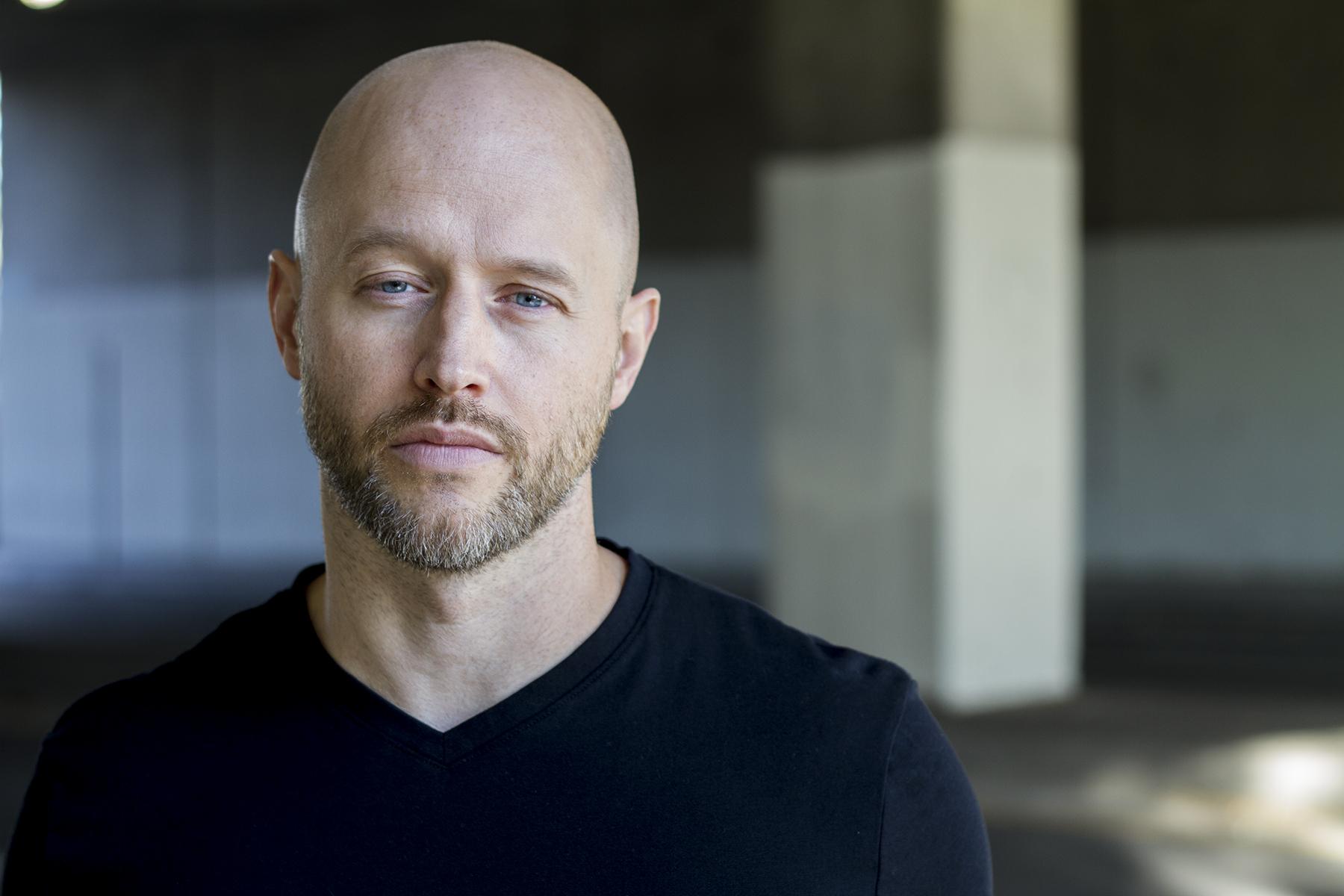 actor Chris Ashworth large photo