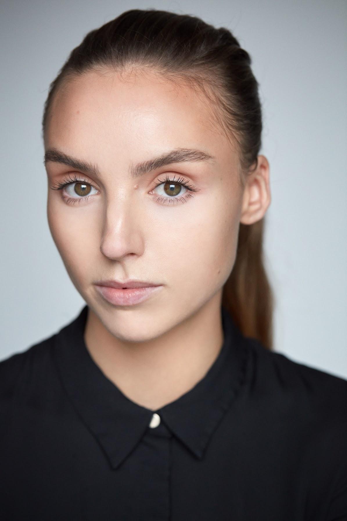 actor Louise Bourke large photo