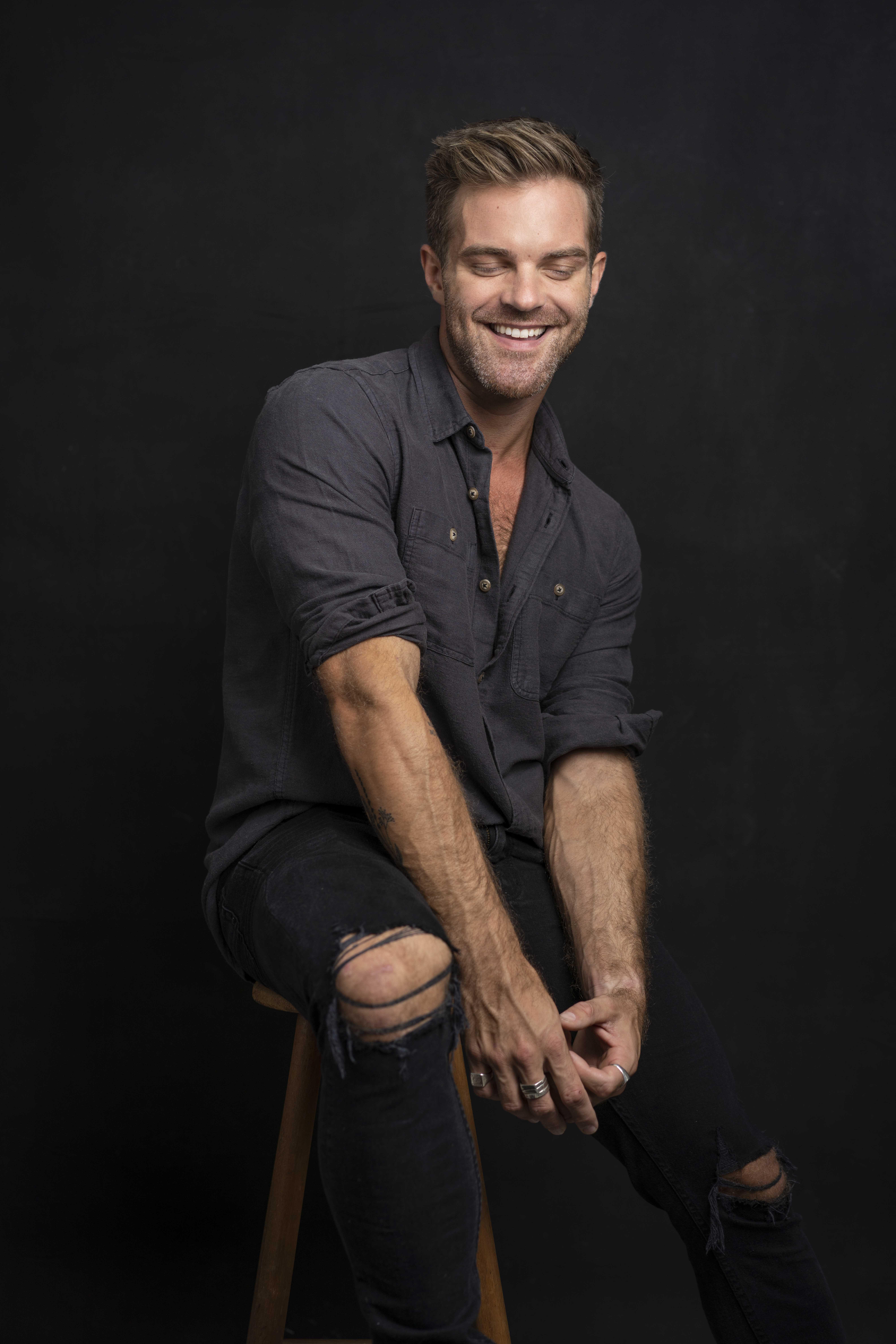 actor Harry Cook large photo