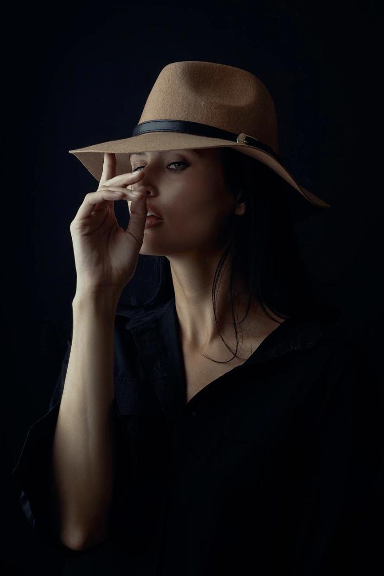 actor Katelyn Pearce large photo