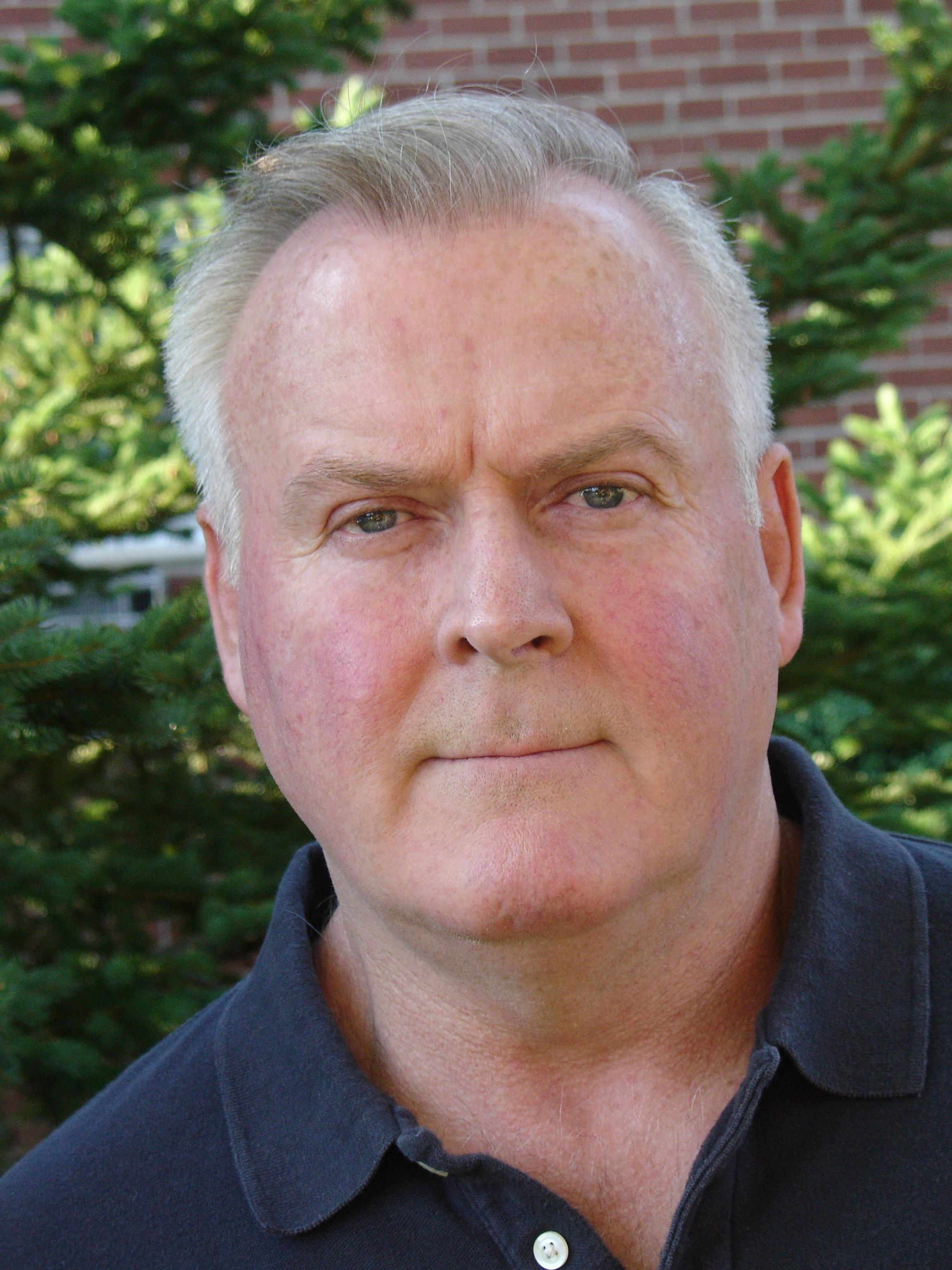 actor Brian Donahue large photo