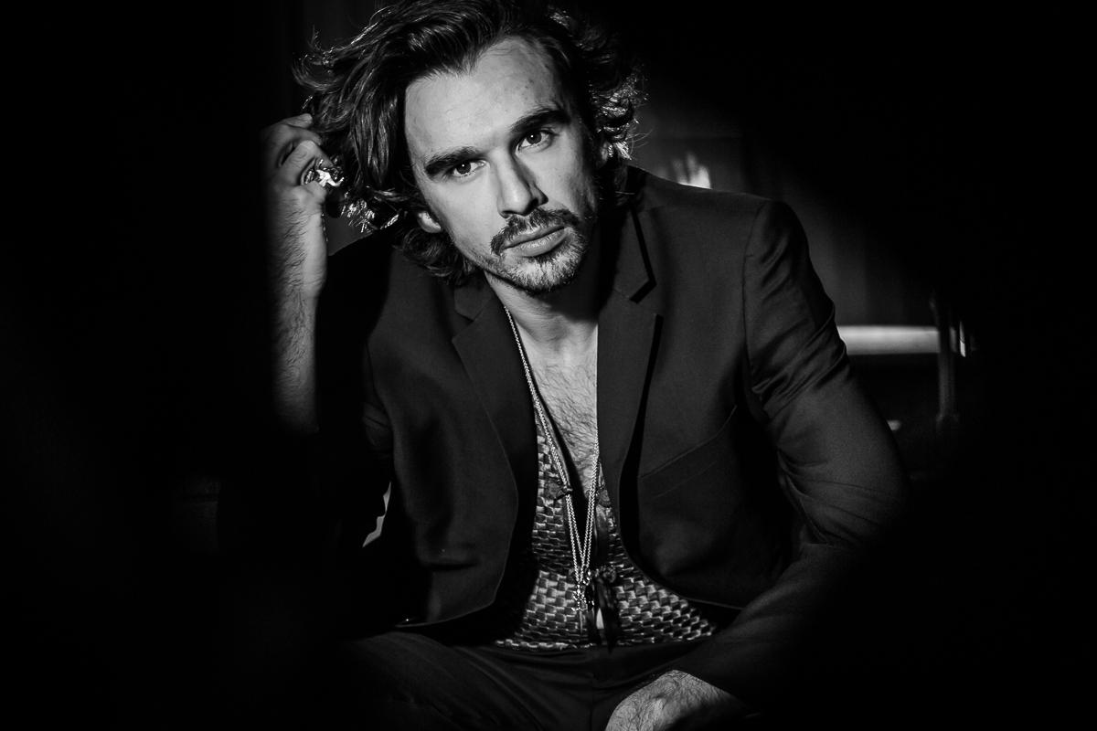 actor Edward Akrout large photo