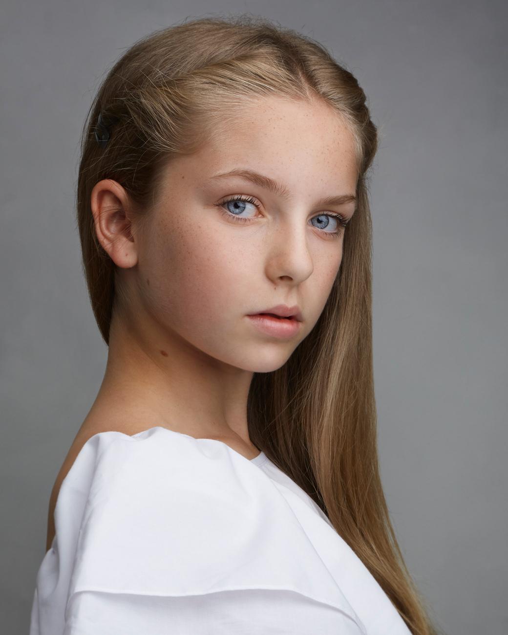 actor Meesha Garbett large photo