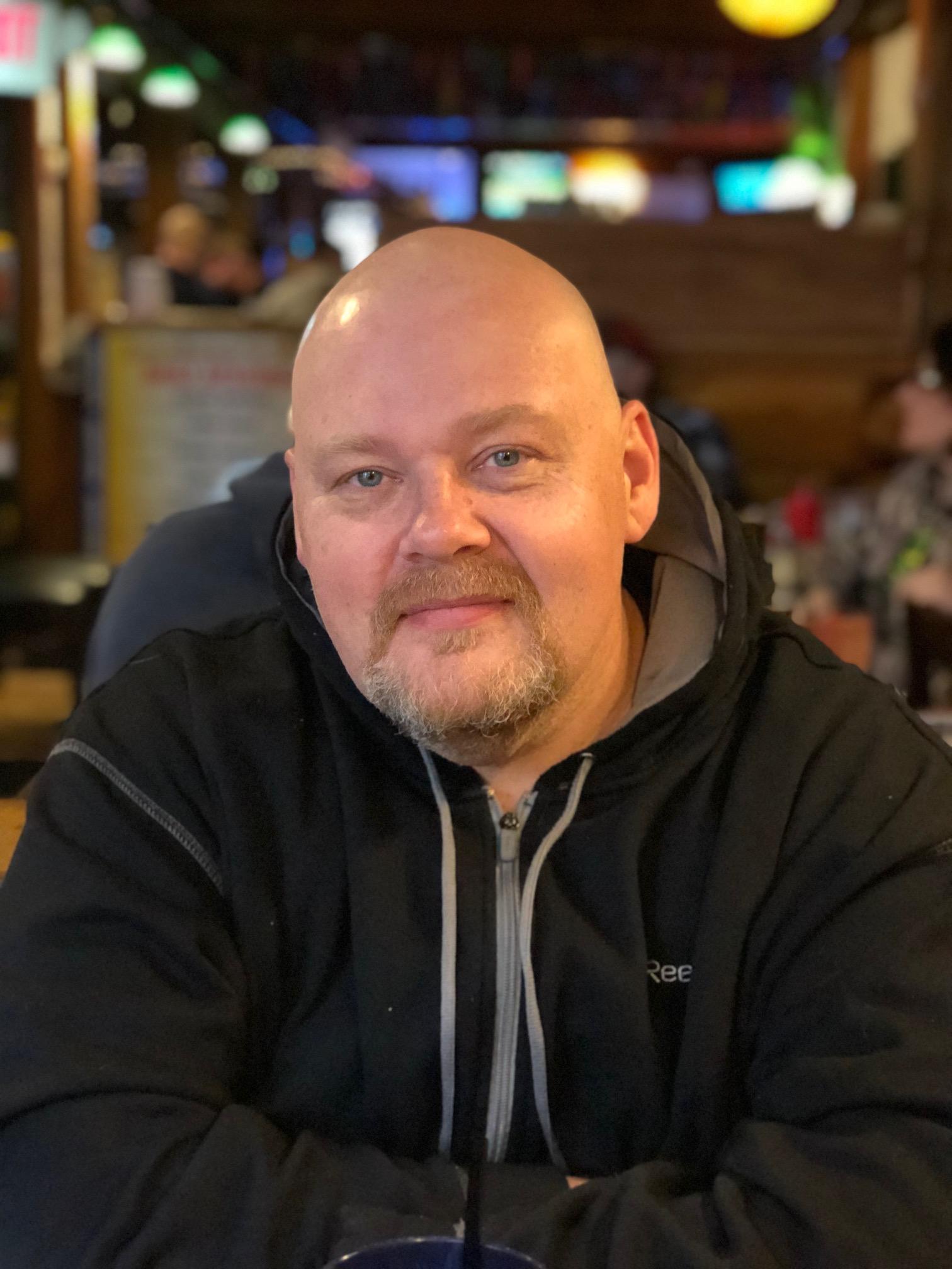 actor Rich Skinner large photo