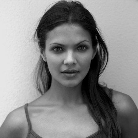 actor Anya Lahiri large photo