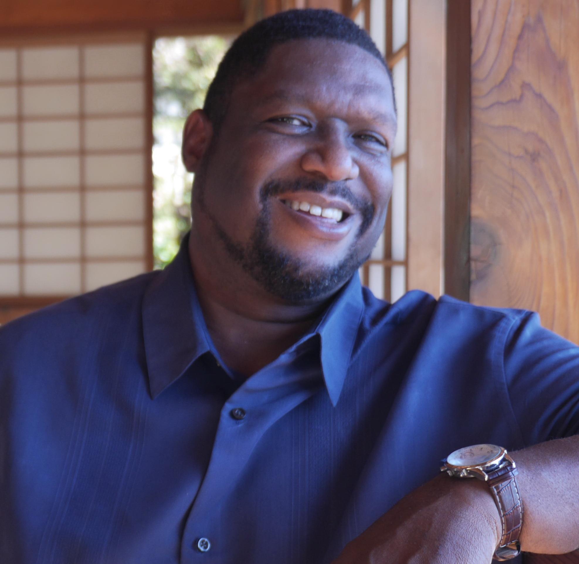 actor DeWayne Cox large photo