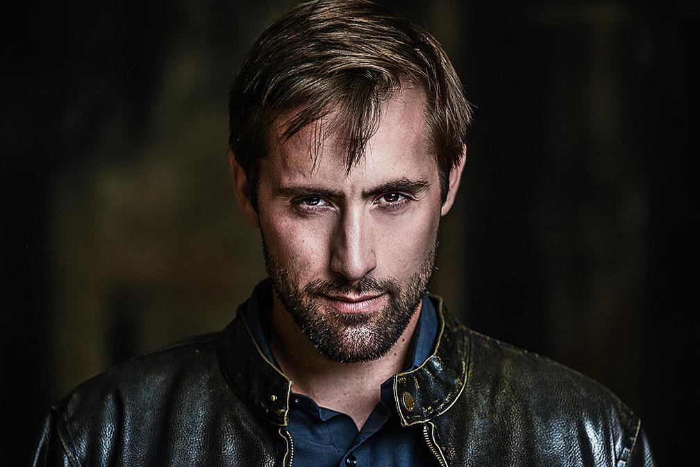 actor Erik Hutten large photo