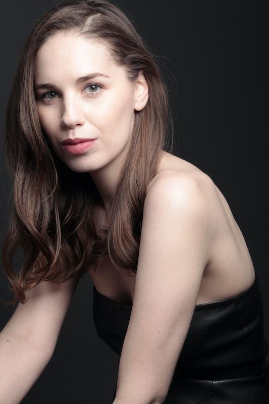 actor Laura Dooling large photo