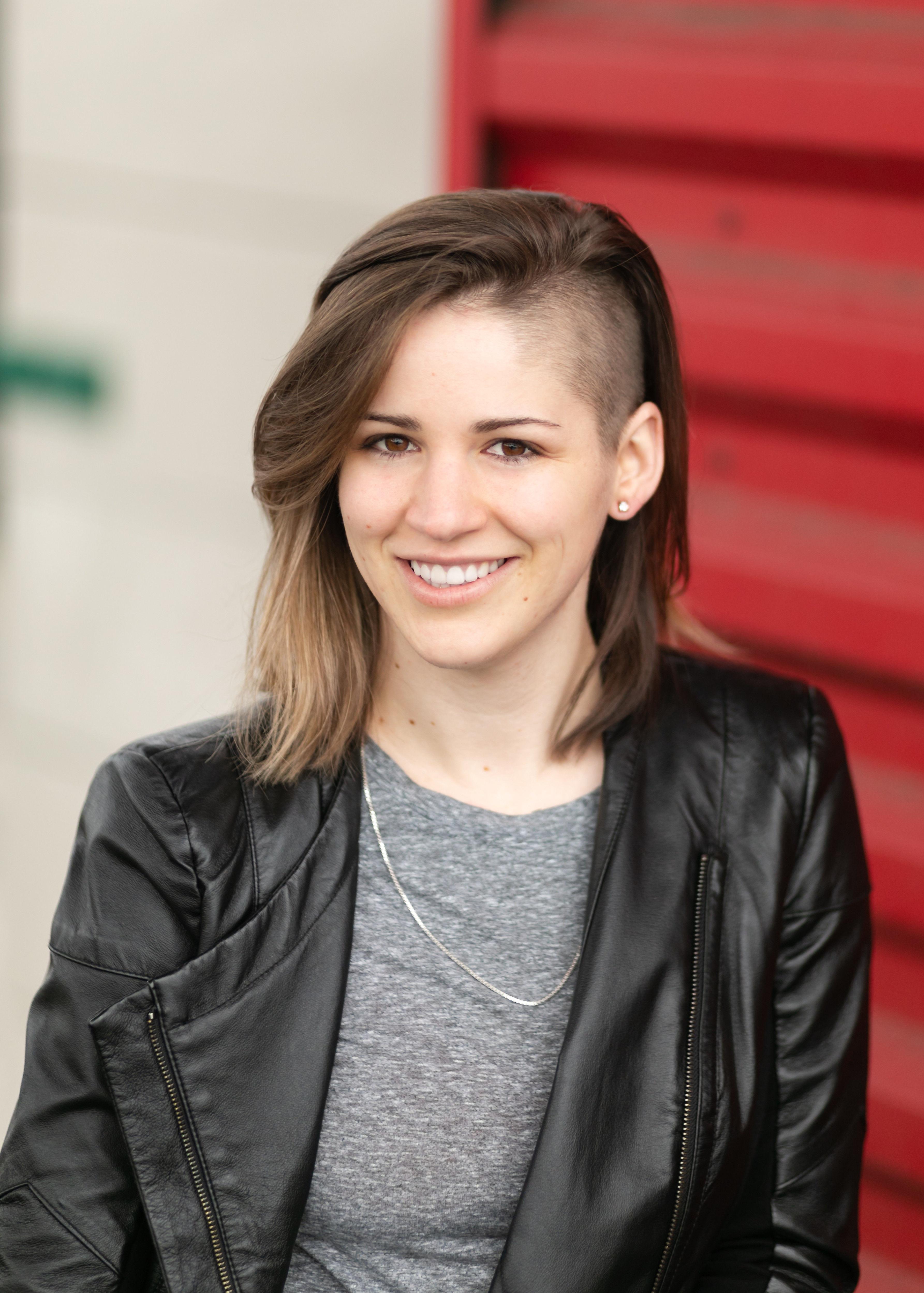 actor Caitlin Michael Riley large photo